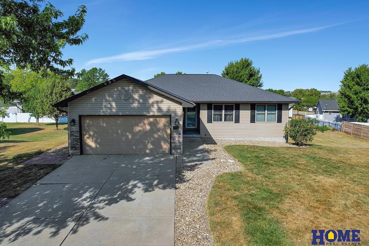 825 Goldenrod Cir, Hickman, NE 68372 Zillow