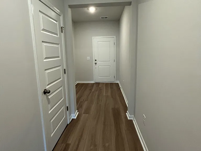 563 Magnolia Terrace Dr — Photo 5