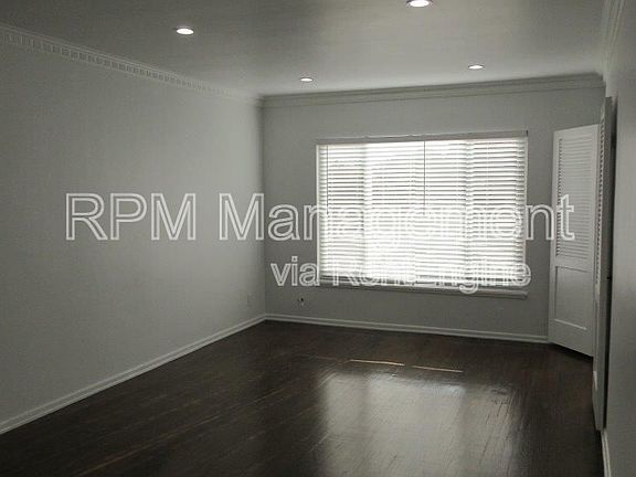 2nd image of 905 N Sweetzer Ave APT 17