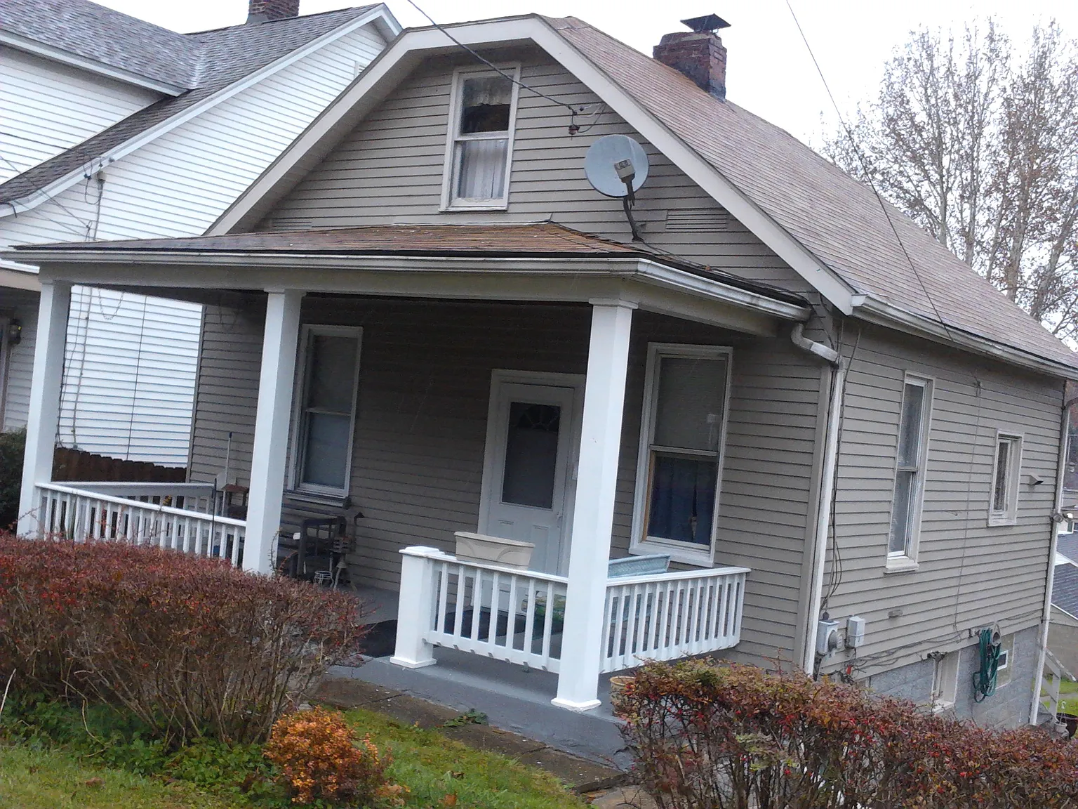 1521 Summit St photo 1