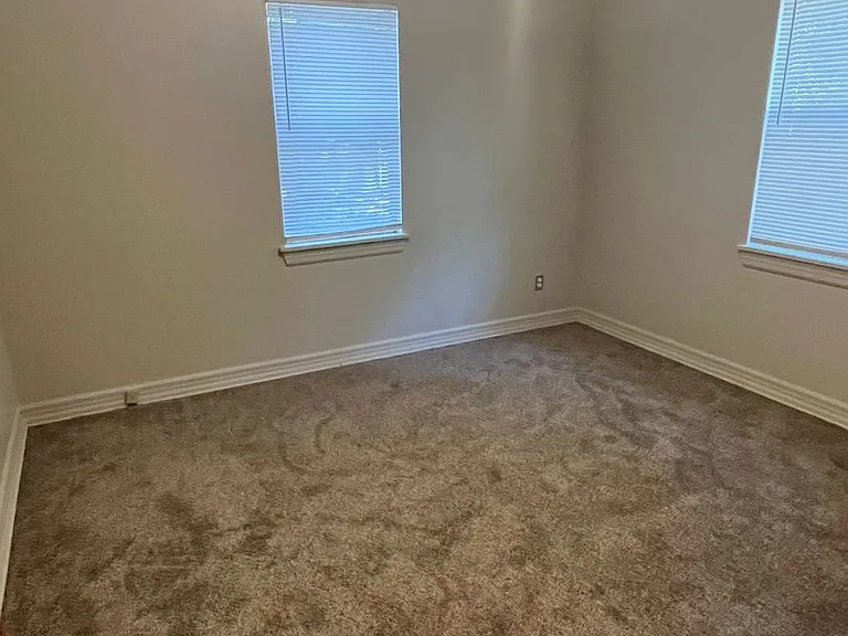 458 S Buchanan Ave — Photo 7