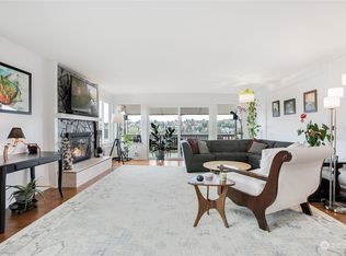 2552 14th Ave W APT 402, Seattle, WA 98119