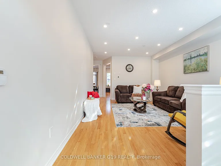 43 Midcrest Cir — Photo 8