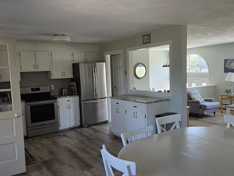 306 Hatherly Rd — Photo 6