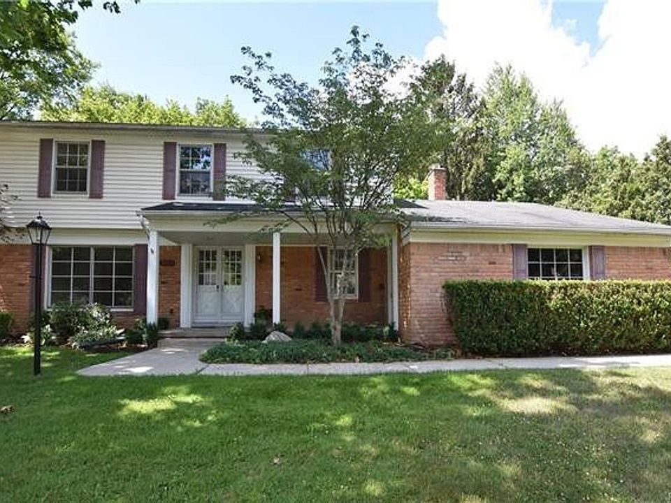 1st image of 332 Woodedge Dr