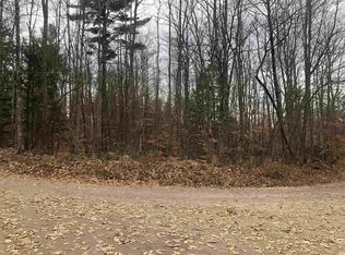 14 Peasley Rd, Henniker, NH 03242