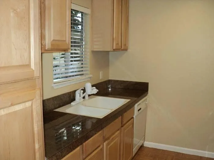 1731 Ellis St #24 — Photo 5