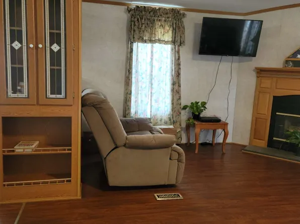 7279 W Union Church Rd, Young Harris, GA 30582