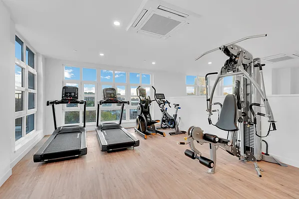 Sold by Modern Spaces | media 6