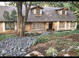 805 Red Oak Ln, Arlington, TX 76012