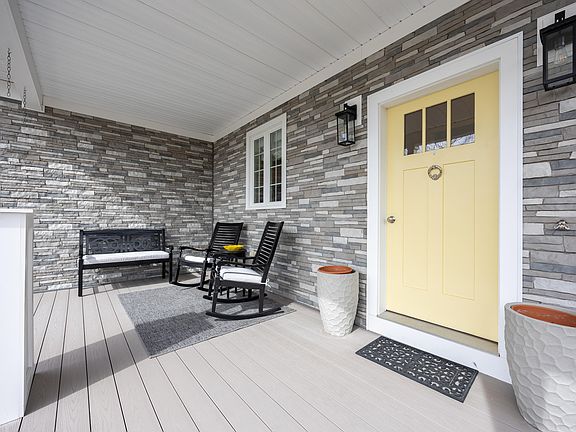 4th image of 8 Grover Avenue