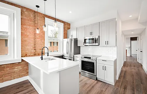 123 W Main St #C Photo 1