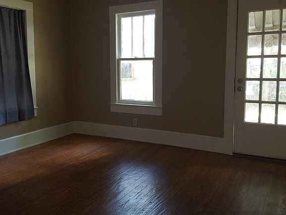 2nd image of 510 Brook Ave