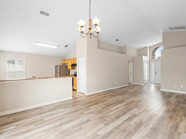 1911 Colonial Woods Blvd — Photo 8