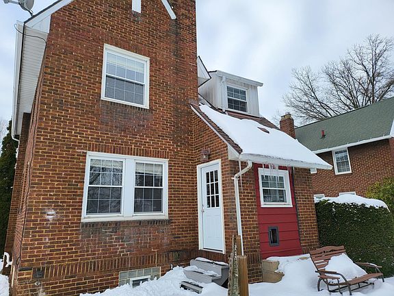 2nd image of 1821 Tonawanda Ave