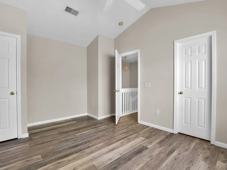 230 N Cir — Photo 31