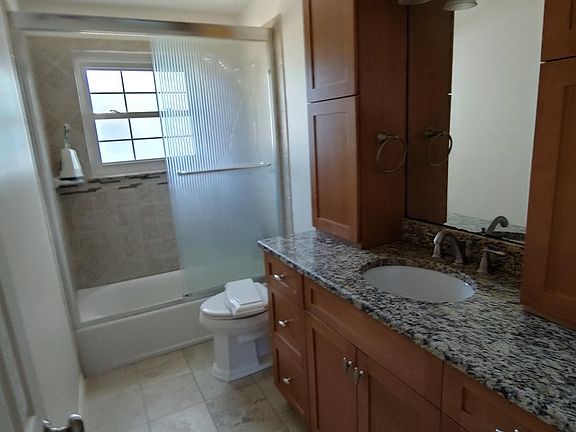 5th image of 52 Ocean Crest Dr