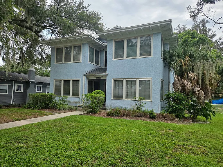211 E Park St — Photo 3