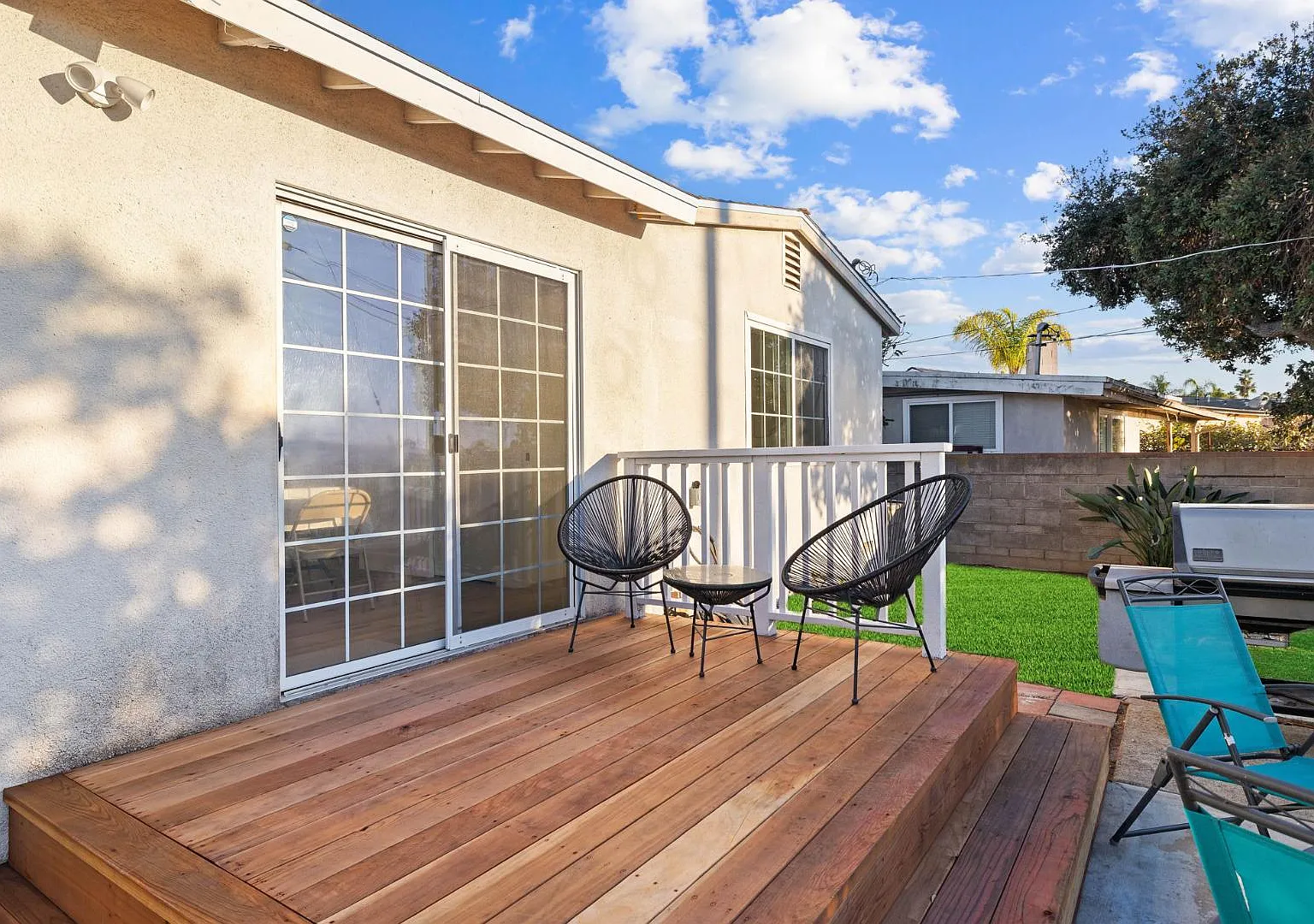 3460 Armstrong St — Photo 2