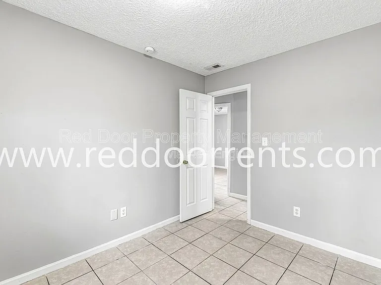 517 Gibbs St — Photo 16
