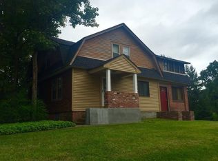 489 Shoemaker Ln, Agawam, MA 01001