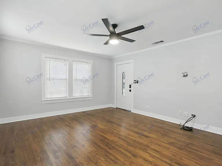 2516 Primrose Ave — Photo 8