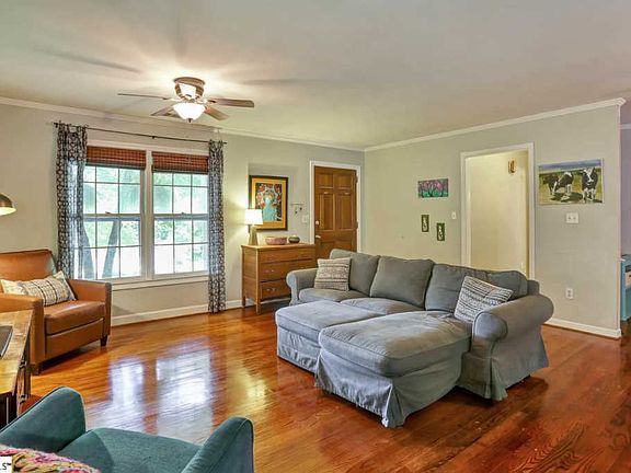4th image of 28 Fairford Cir
