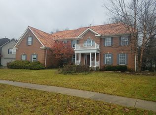 105 Bridle Path Ln, Fox River Grove, IL 60021