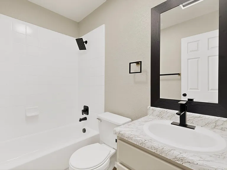 2614 Brighton Park — Photo 5