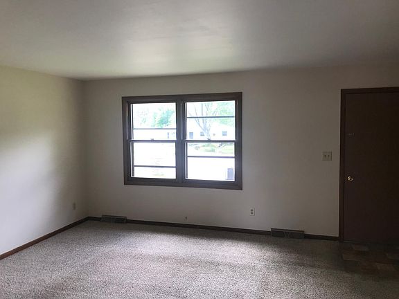2nd image of 4624 Yale Dr