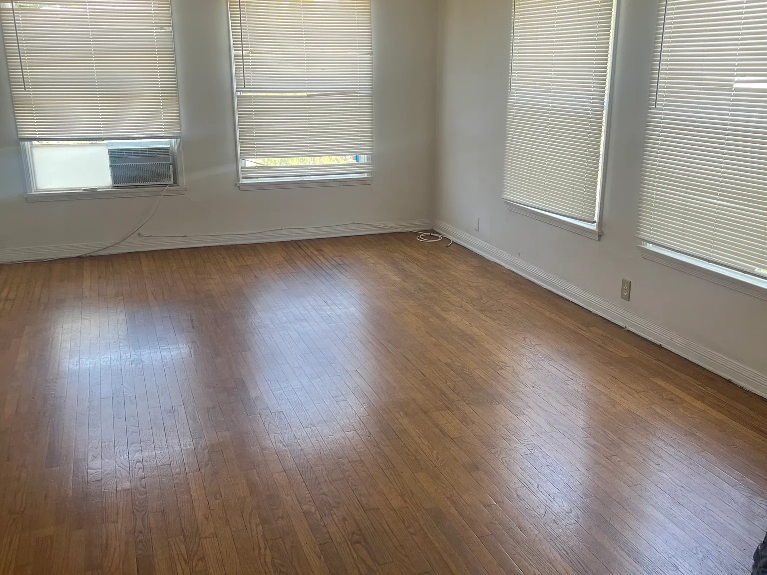 1 bed, 850 sqft, $2,200 — Photo 4
