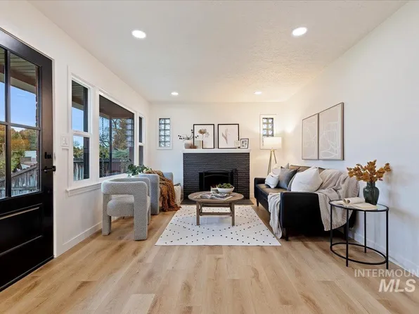 818 S Wade Cir, Boise, ID 83705