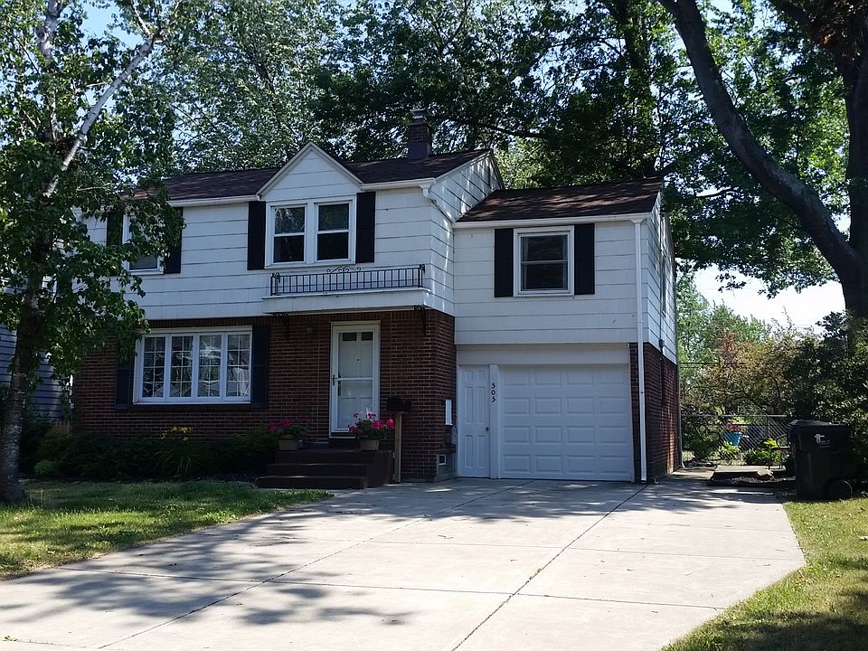 1st image of 505 Woodland Dr