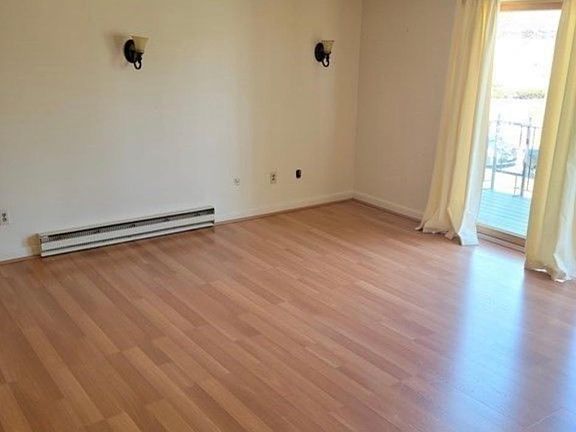 3rd image of 37 Fountain Ln APT 7