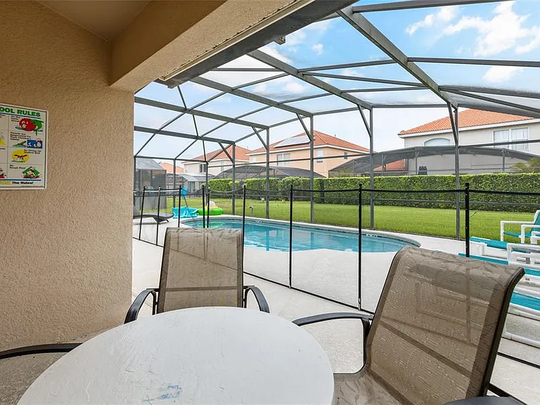 239 Carrera Ave — Photo 37