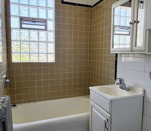 4th image of 4764 N Virginia Ave #314