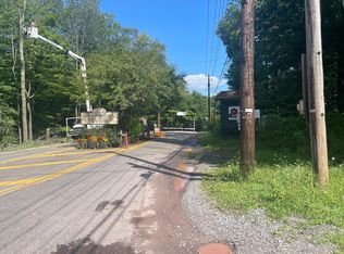 2708 Boulder Rd, Lake Ariel, PA 18436