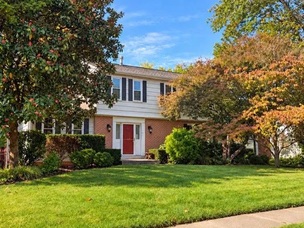 14840 Cranoke St, Centreville, VA 20120