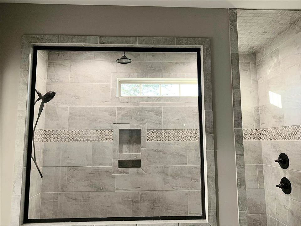 2nd image of 132 Berwick Cir