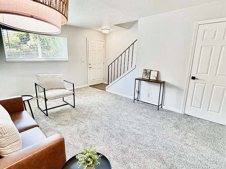 Campbell Plaza Apartments — Photo 3