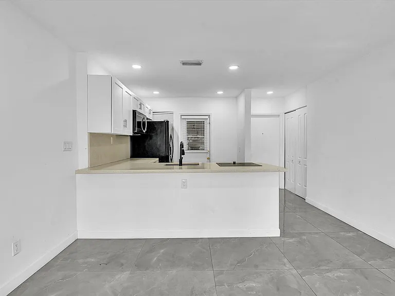 2451 SW 82nd Ave #108 — Photo 17