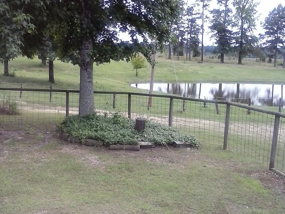2nd image of 10 Acreas Large Pond Trailor House And Barn