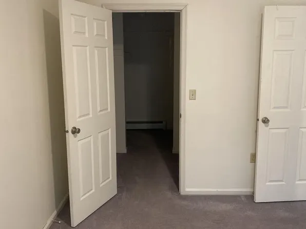 148 Fifth St, 148 5th St #4, Bangor, ME 04401