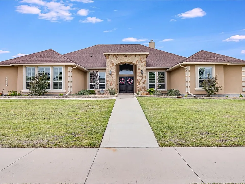 6241 Lago Vista Dr