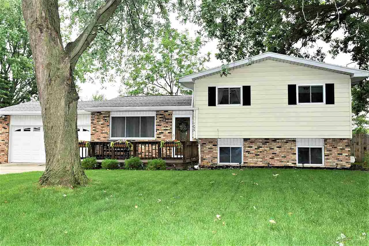 1453 Wesley Ct photo 1