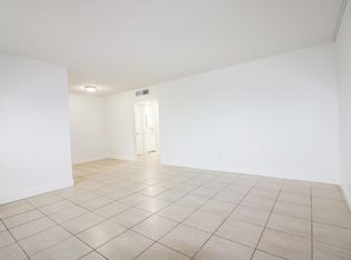 400 NE 1st St APT 204, Hallandale Beach, FL 33009