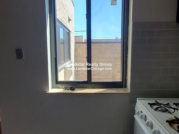 4th image of 5851 N Winthrop Ave APT 505