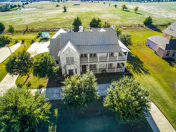 2nd image of 176 Stoneleigh Dr