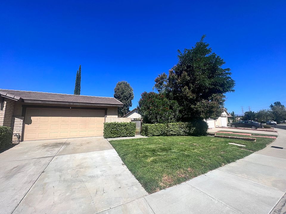 1st image of 25587 Alicante Dr