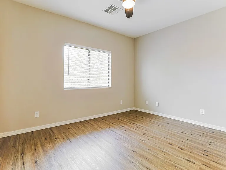 2172 E Pima Ave — Photo 13
